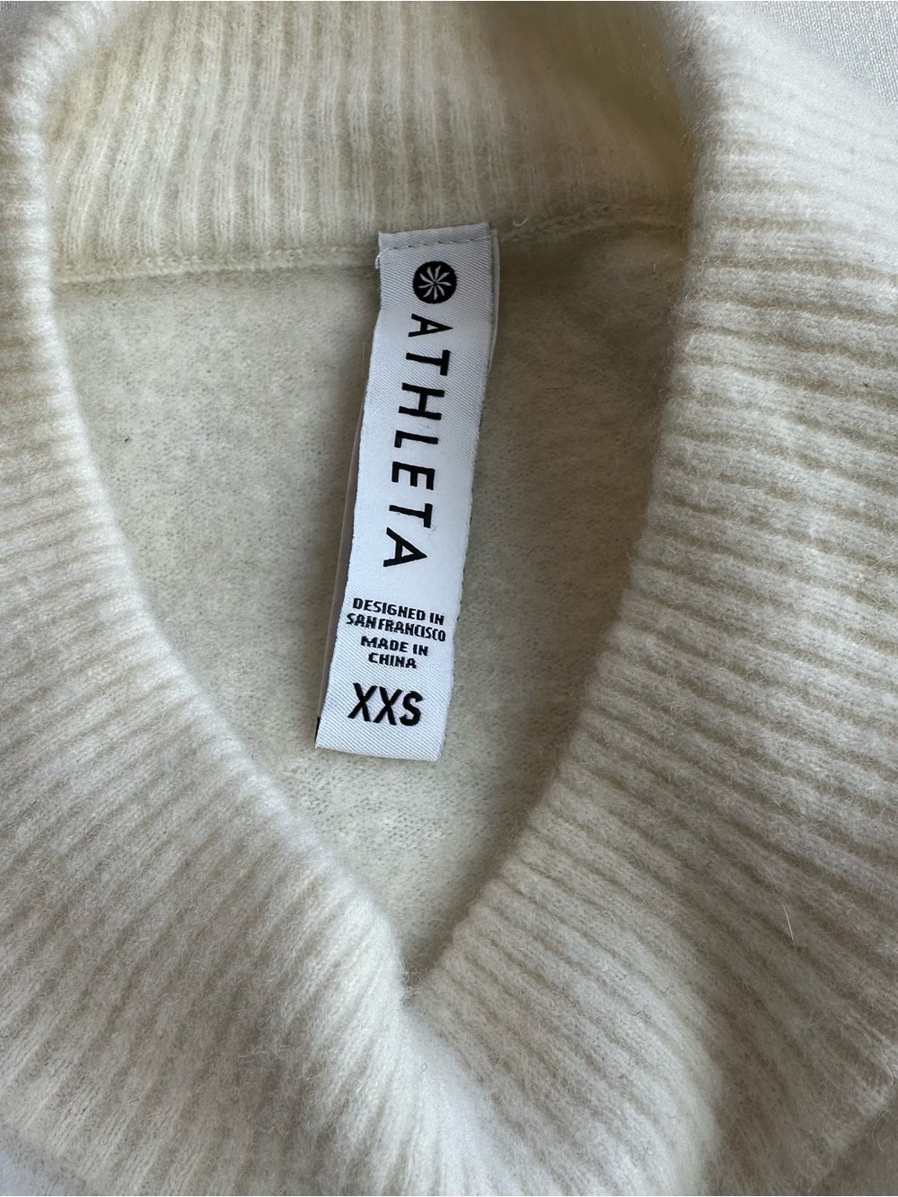 Athleta Hawthorn Crew Sweater Womens XXS Merino Wool Blend Color Dove Fuzzy - Picture 7 of 15